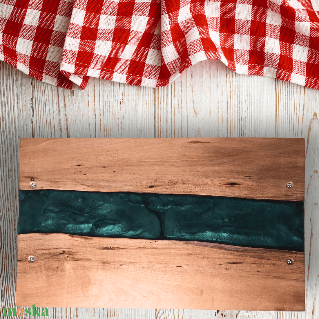 Prémium diófa  tálaló - zöld - otthon & életmód - konyhafelszerelés, tálalás - sütés, főzés - vágódeszka - Meska.hu Prémium diófa  tálaló - zöld - otthon & életmód - konyhafelszerelés, tálalás - sütés, főzés - vágódeszka - Meska.hu