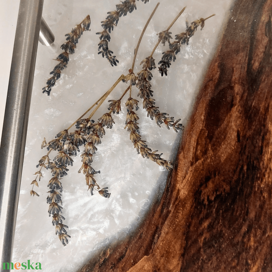 Prémium Diófa Tálaló  metál fehér levendulával - otthon & életmód - konyhafelszerelés, tálalás - sütés, főzés - vágódeszka - Meska.hu