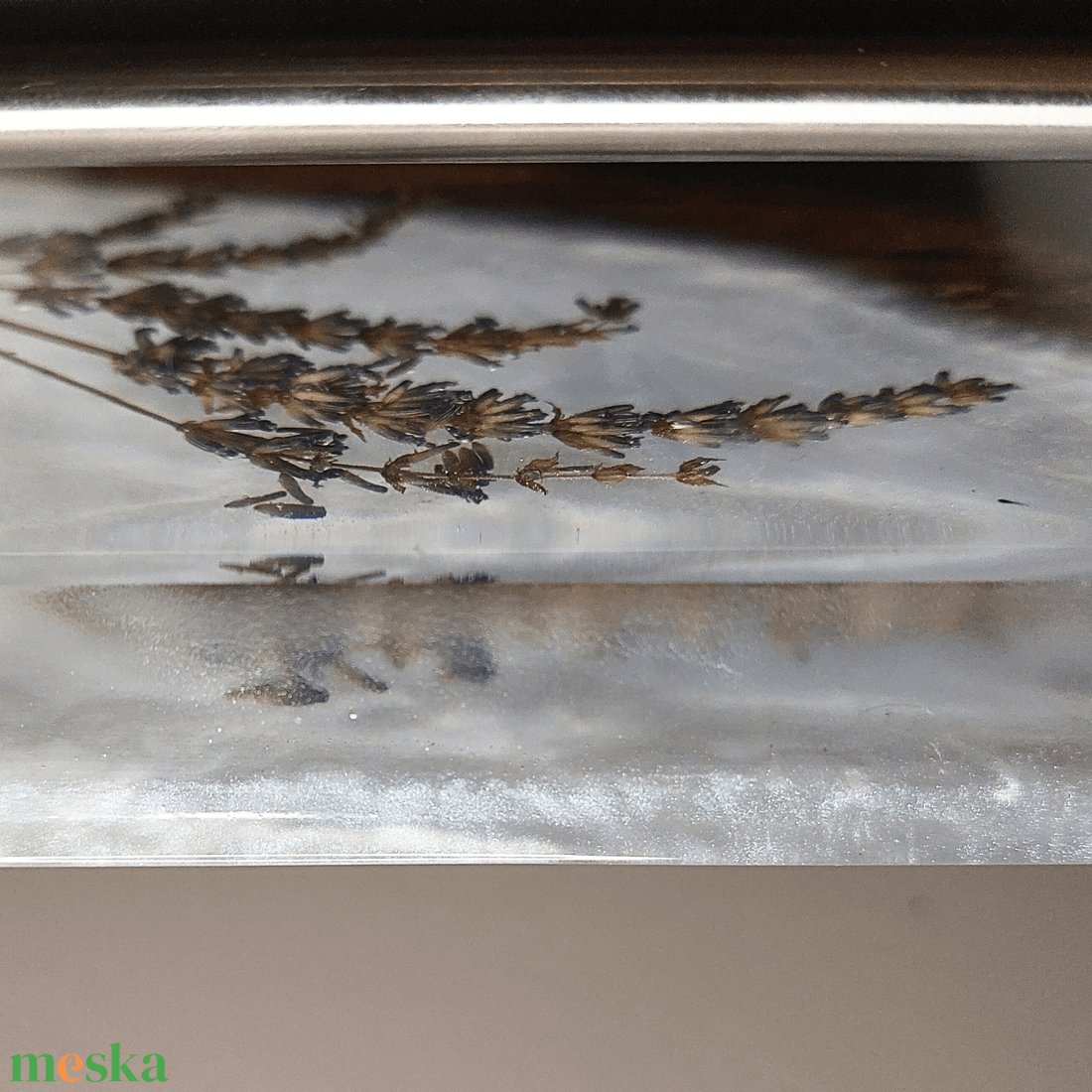 Prémium Diófa Tálaló  metál fehér levendulával - otthon & életmód - konyhafelszerelés, tálalás - sütés, főzés - vágódeszka - Meska.hu