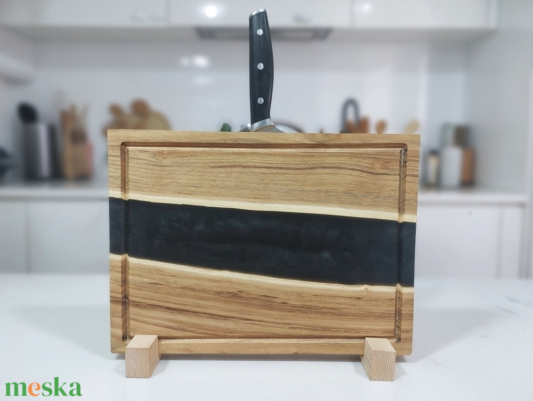 Akácfa mágneses késtartó / tálaló / vágódeszka - fekete - otthon & életmód - konyhafelszerelés, tálalás - sütés, főzés - vágódeszka - Meska.hu