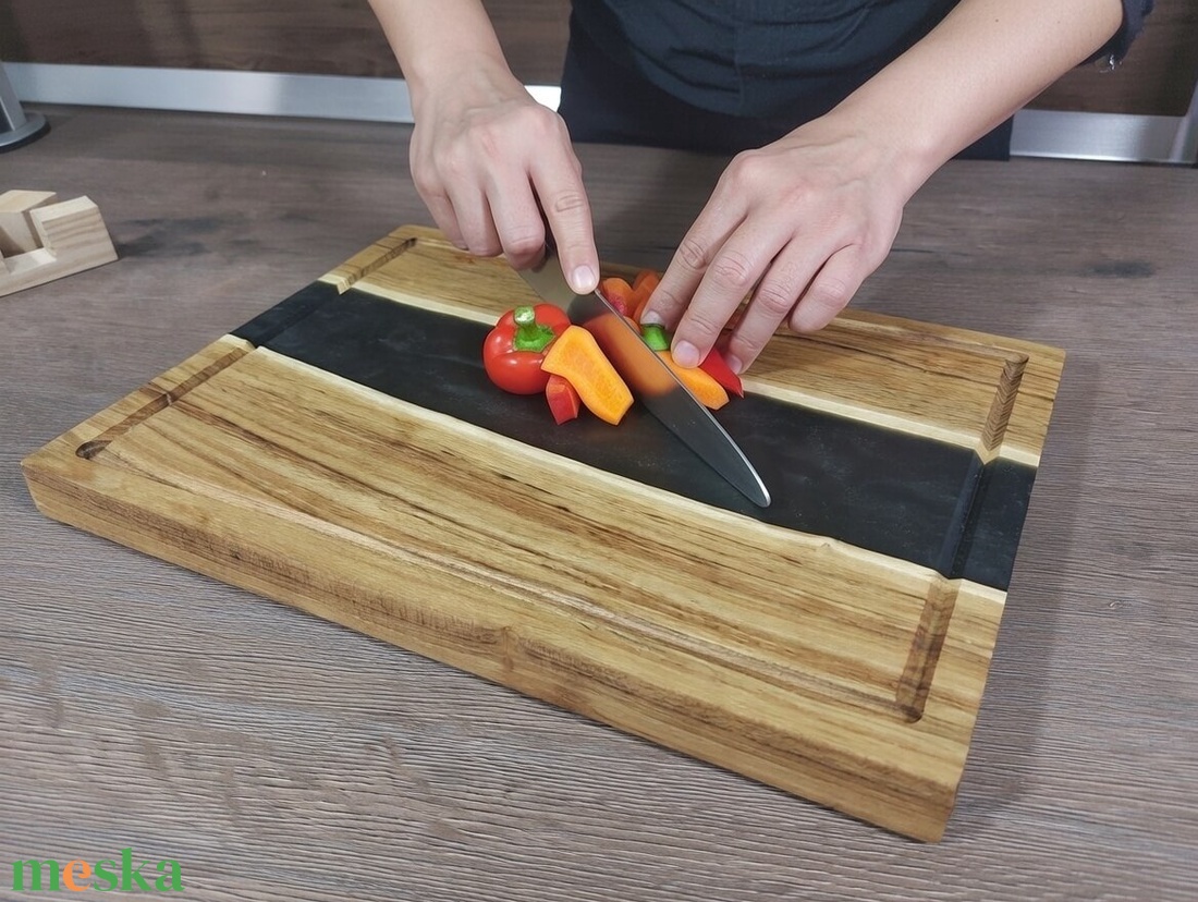 Akácfa mágneses késtartó / tálaló / vágódeszka - fekete - otthon & életmód - konyhafelszerelés, tálalás - sütés, főzés - vágódeszka - Meska.hu