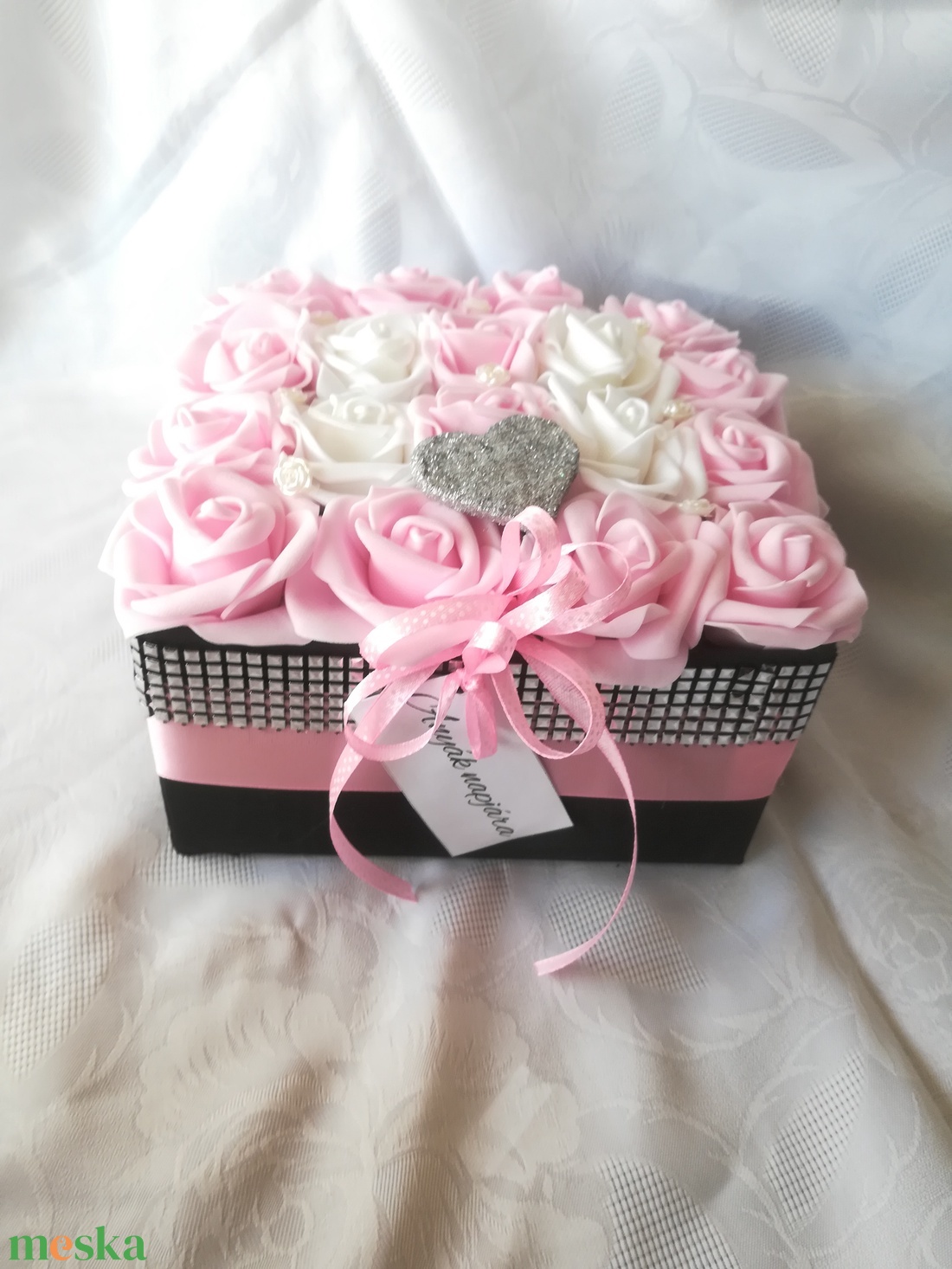 Csajos pink rózsabox 18 szál - otthon & lakás - dekoráció - virágdísz és tartó - virágbox, virágdoboz - Meska.hu