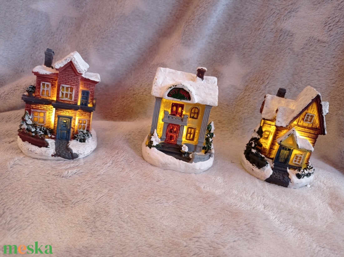 Ledes téli házikó, többféle - kellékek & szerszámok - dekorációs kellékek - figurák - Meska.hu Ledes téli házikó, többféle - kellékek & szerszámok - dekorációs kellékek - figurák - Meska.hu
