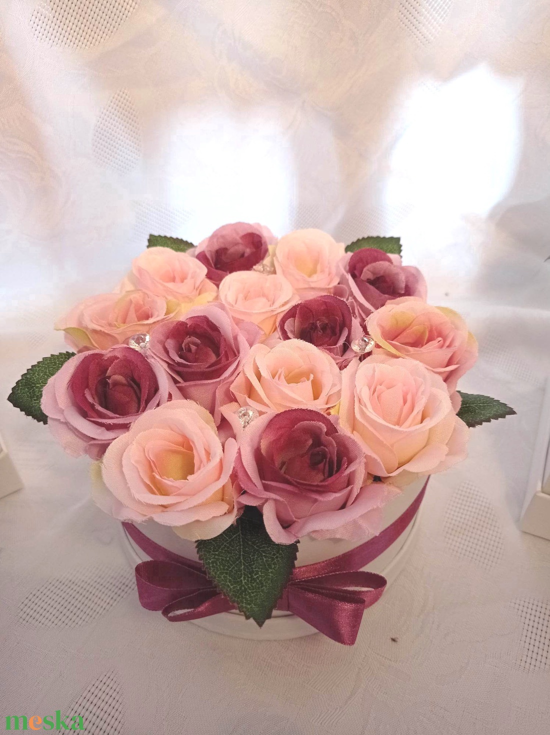 Romantikus rózsák virágdoboz selyemvirágból anyák napi rózsabox - otthon & lakás - dekoráció - virágdísz és tartó - csokor & virágdísz - Meska.hu
