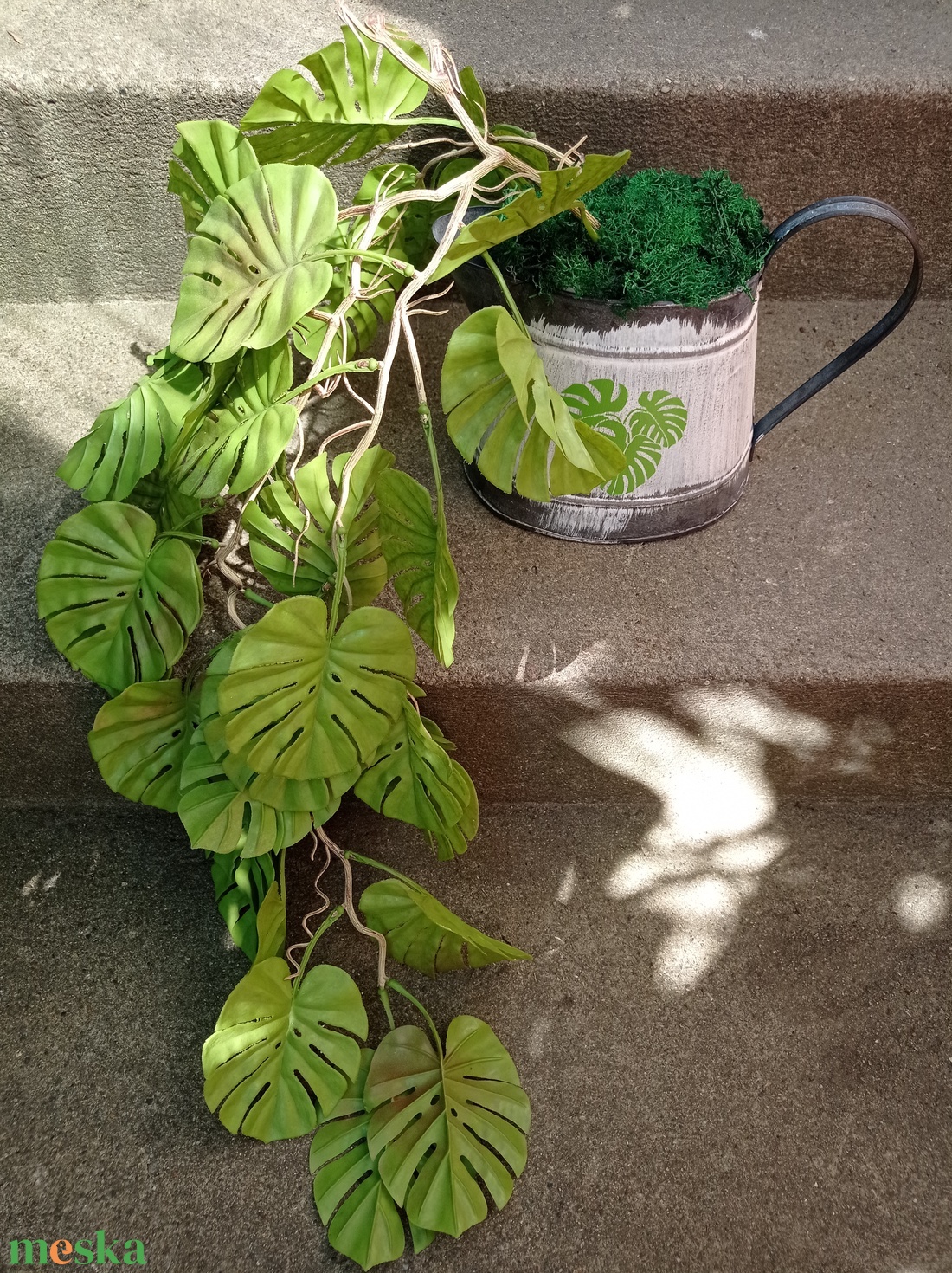 Monstera kancsóban műnövény dekoráció - otthon & életmód - dekoráció - virágdísz és tartó - csokor & virágdísz - Meska.hu Monstera kancsóban műnövény dekoráció - otthon & életmód - dekoráció - virágdísz és tartó - csokor & virágdísz - Meska.hu