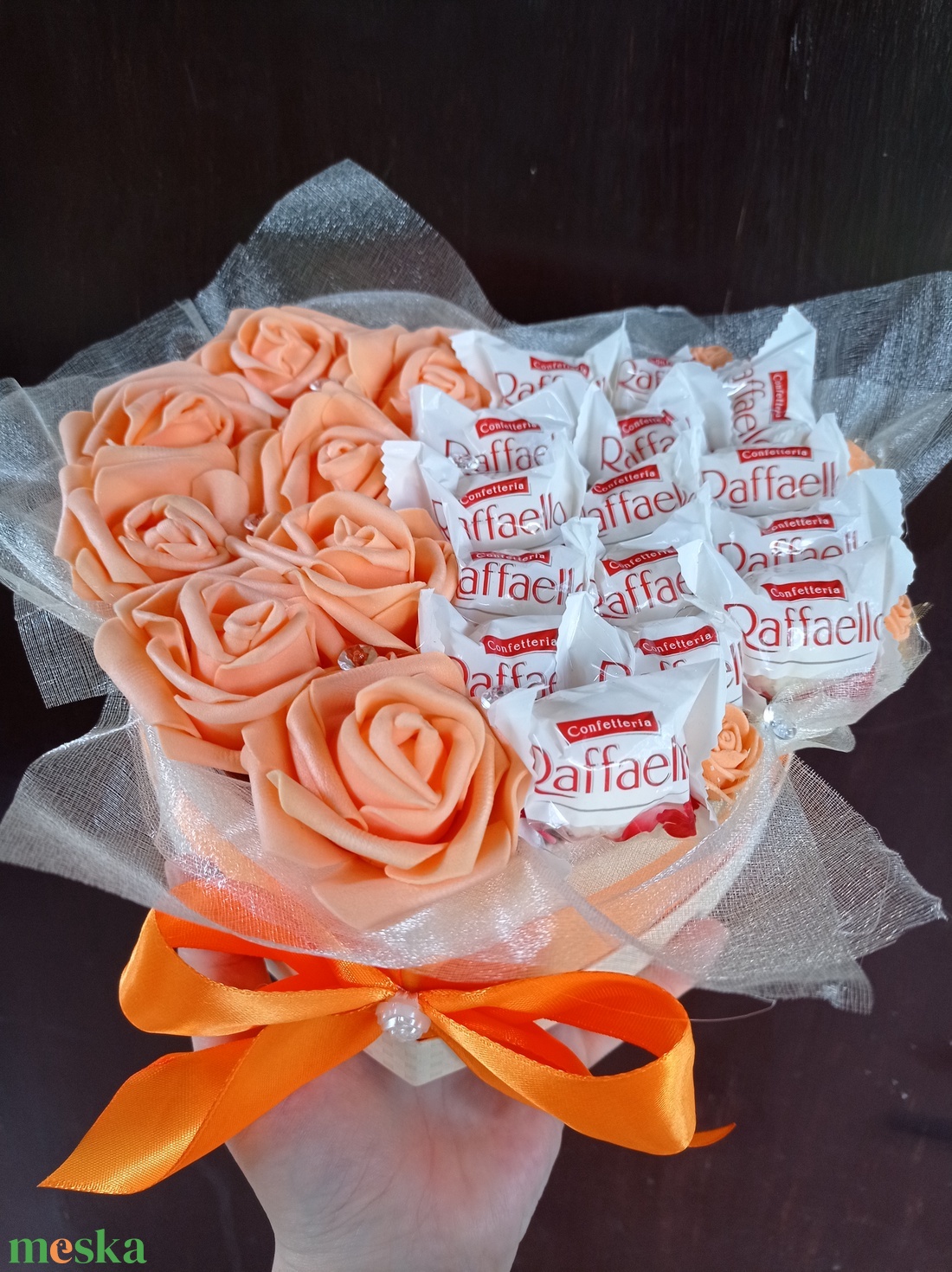 Raffaello bonbon ajándék szív alakú box édesség doboz habrózsával ballagás anyák napja szülinap évforduló nőnap - otthon & életmód - dekoráció - virágdísz és tartó - virágbox, virágdoboz - Meska.hu Raffaello bonbon ajándék szív alakú box édesség doboz habrózsával ballagás anyák napja szülinap évforduló nőnap - otthon & életmód - dekoráció - virágdísz és tartó - virágbox, virágdoboz - Meska.hu