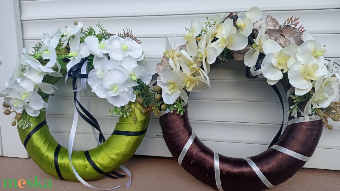 Orchidea selyemvirágos koszorú 25 cm - kétféle - otthon & életmód - vallás - temetkezési tárgy - Meska.hu Orchidea selyemvirágos koszorú 25 cm - kétféle - otthon & életmód - vallás - temetkezési tárgy - Meska.hu