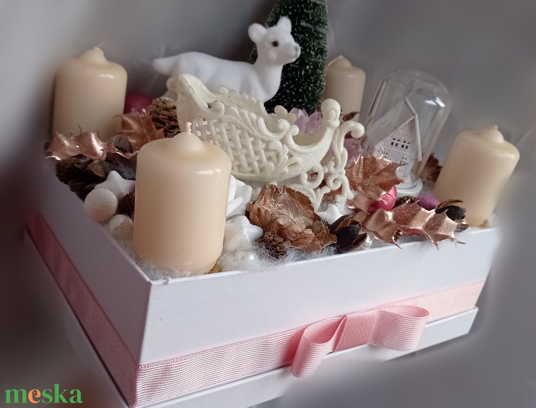 Adventi asztaldísz box led házikóval - púder/rózsaszín/fehér - karácsony - adventi díszek - adventi asztaldísz - Meska.hu Adventi asztaldísz box led házikóval - púder/rózsaszín/fehér - karácsony - adventi díszek - adventi asztaldísz - Meska.hu