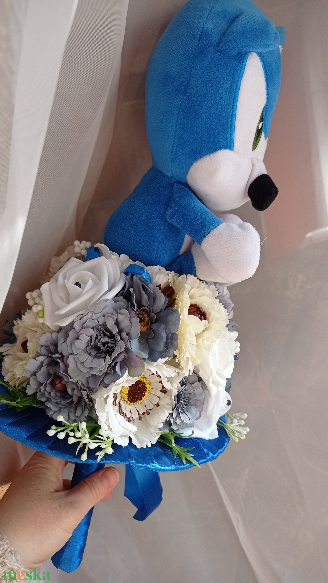 Ballagási selyemvirág csokor Sonic plüssel - otthon & életmód - dekoráció - virágdísz és tartó - csokor & virágdísz - Meska.hu