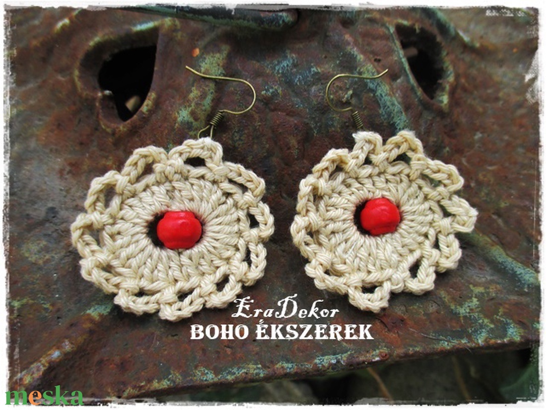Piros bogyós bohóság - ékszer - fülbevaló - lógós kerek fülbevaló - Meska.hu Piros bogyós bohóság - ékszer - fülbevaló - lógós kerek fülbevaló - Meska.hu