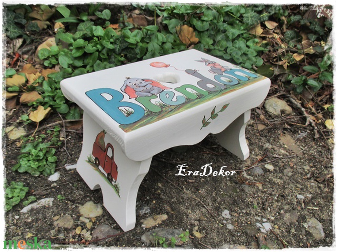 Névre szóló ajándék  keresztelőre , babalátogatásra kisfiúnak - otthon & életmód - babaszoba, gyerekszoba - gyerek szék, sámli - Meska.hu