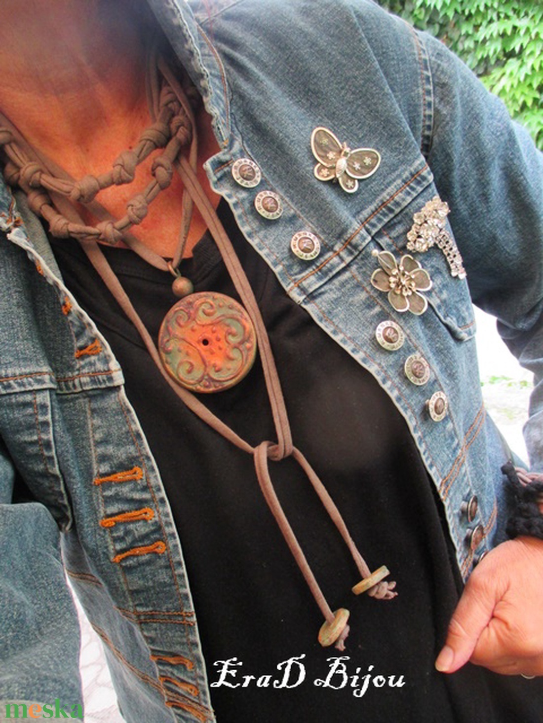 Zöld és narancs medálos nyaklánc - ékszer - nyaklánc - medálos nyaklánc - Meska.hu