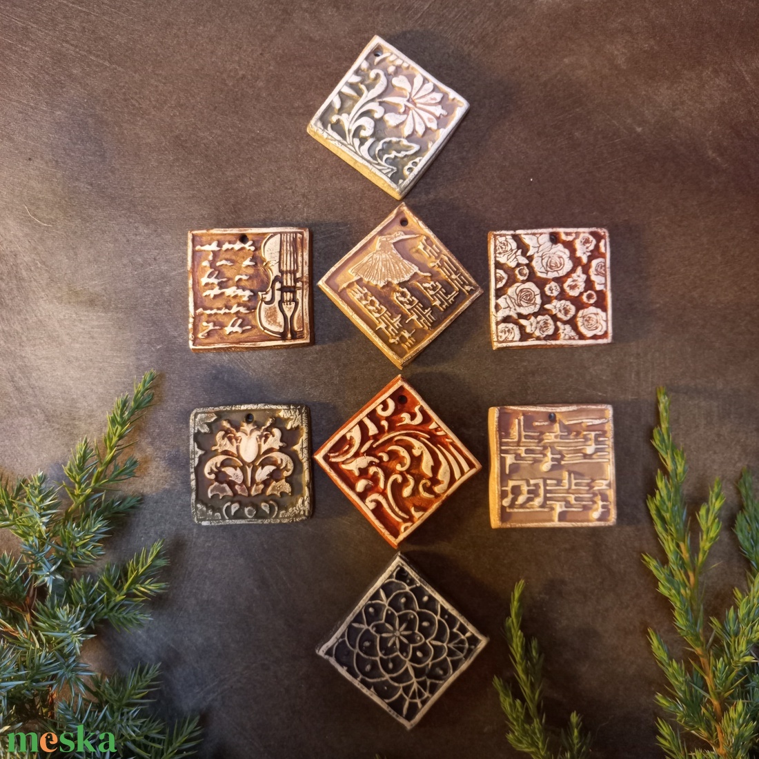 Rusztikus ornamentika - karácsonyfadíszek 8 db/szett - karácsony - karácsonyi lakásdekoráció - karácsonyfadíszek - Meska.hu