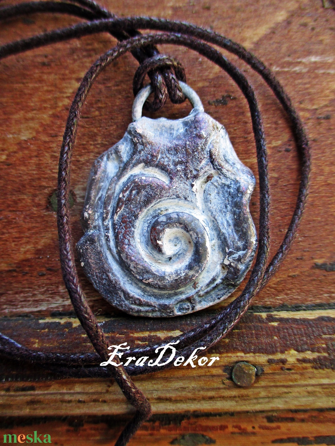 Ezüstös  bronzos árnyalat  - ékszer - nyaklánc - medálos nyaklánc - Meska.hu