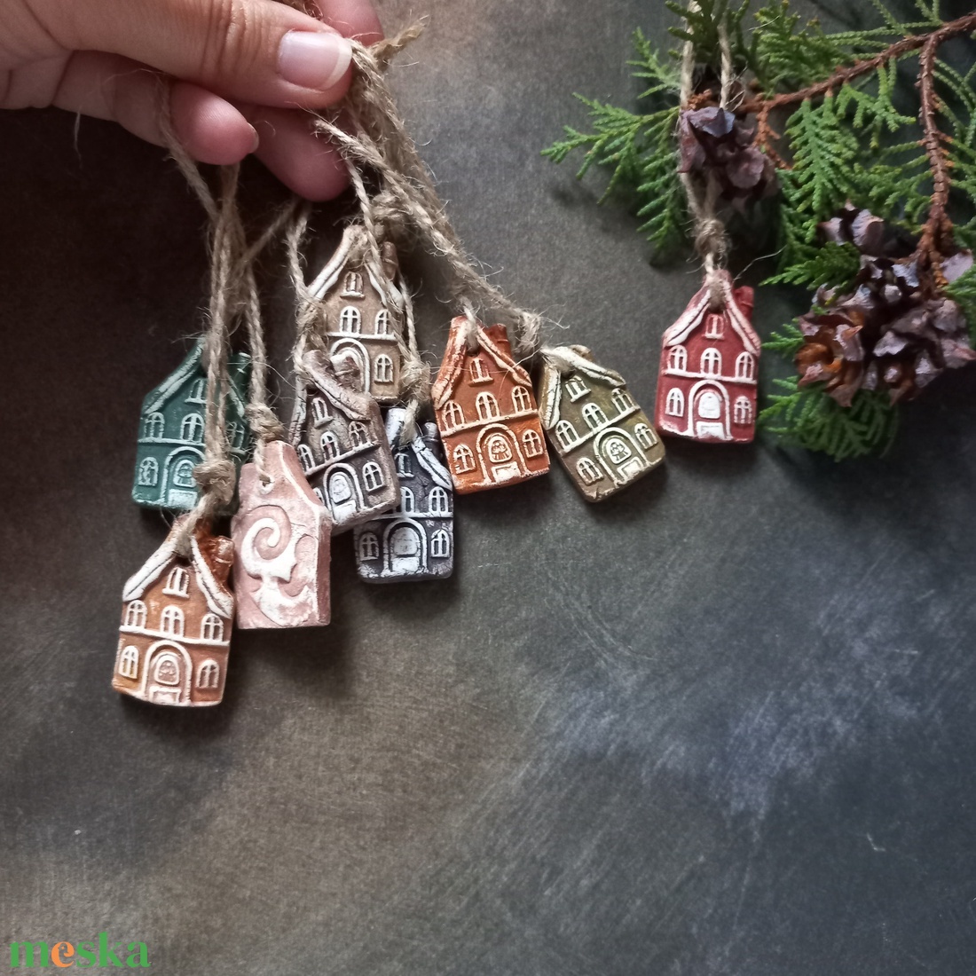 Rusztikus festett házikók karácsonyfadíszek 10 db/szett - karácsony - karácsonyi lakásdekoráció - karácsonyfadíszek - Meska.hu