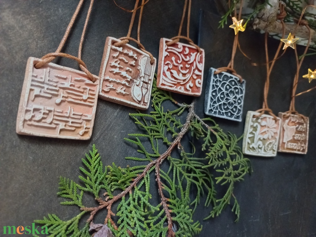 Rusztikus ornamentika - karácsonyfadíszek 6 db/szett - karácsony - karácsonyi lakásdekoráció - karácsonyfadíszek - Meska.hu