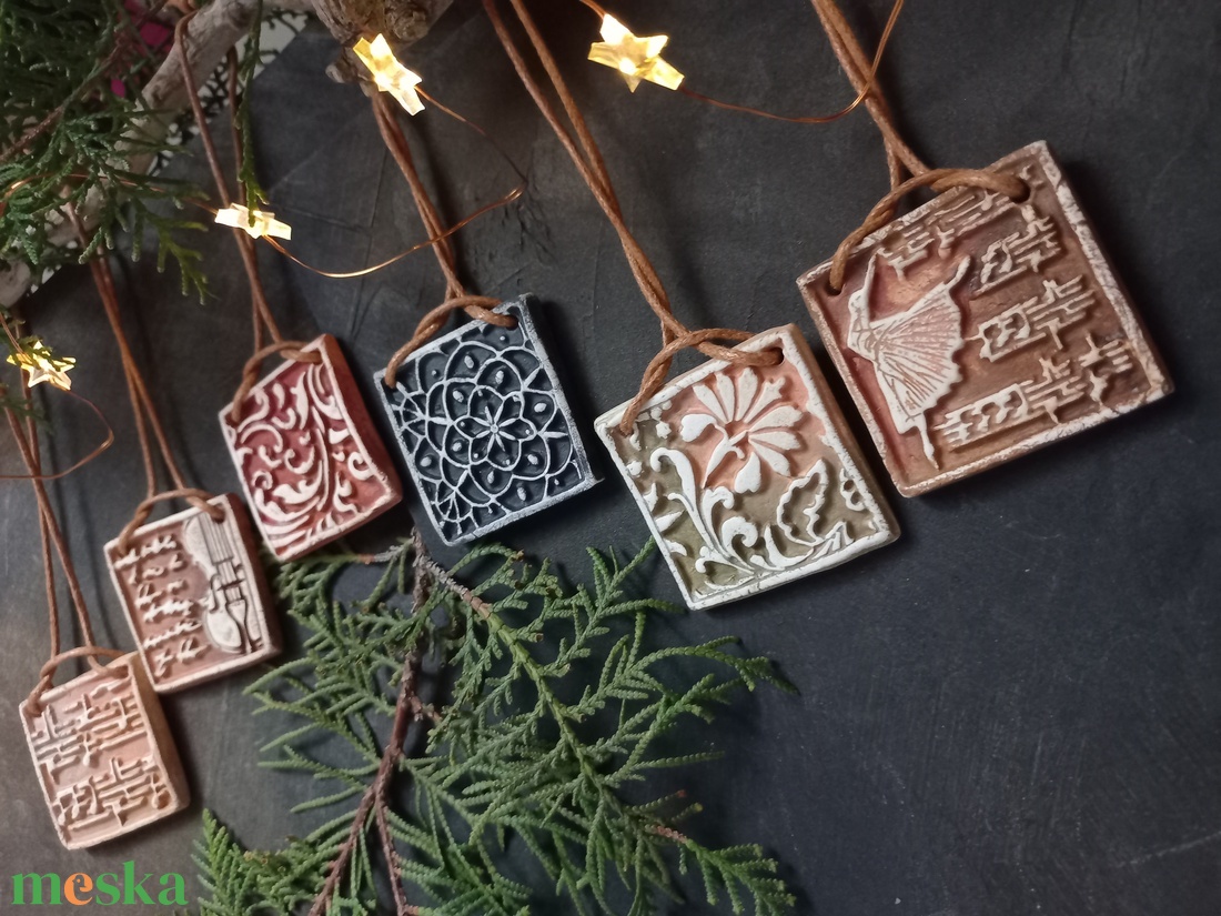 Rusztikus ornamentika - karácsonyfadíszek 6 db/szett - karácsony - karácsonyi lakásdekoráció - karácsonyfadíszek - Meska.hu