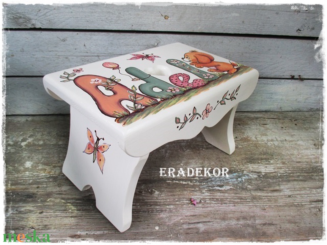 Névre szóló sámli kislányoknak keresztelőre - játék & sport - babalátogató ajándékcsomag - Meska.hu