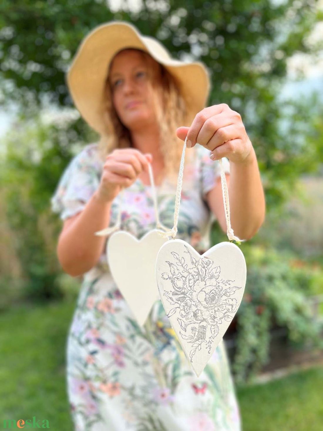 Nagy méretű, szív küldi szívnek szívesen - otthon & életmód - dekoráció - ajtó- és ablak dekoráció - ablakdísz - Meska.hu