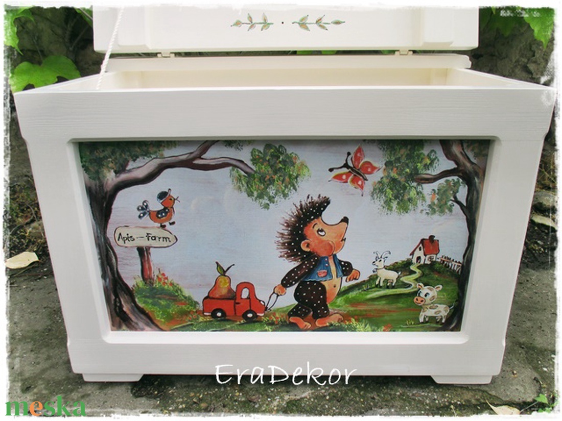 Sünis  játéktároló láda kisfiúk keresztelőjére - baba - mama - babaszobabútor - játéktároló - Meska.hu