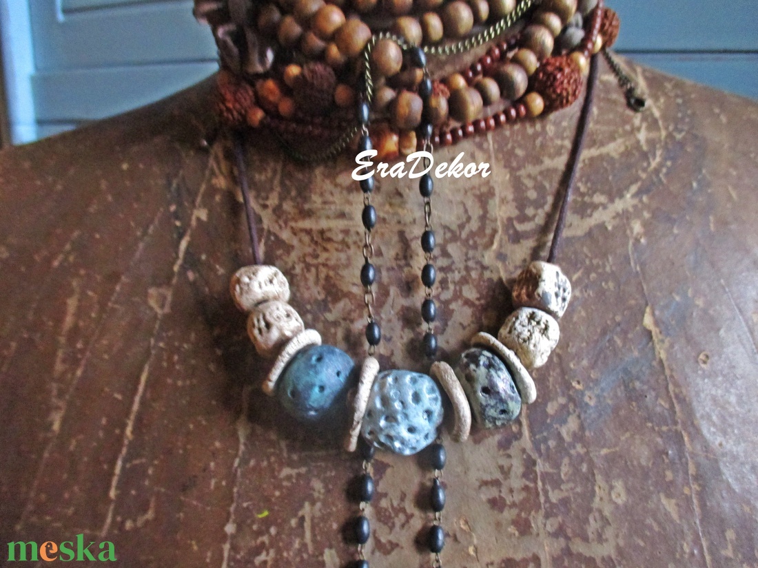 Kékes, szürkés és natúr  árnyalatú nyakláncok - ékszer - nyaklánc - medálos nyaklánc - Meska.hu