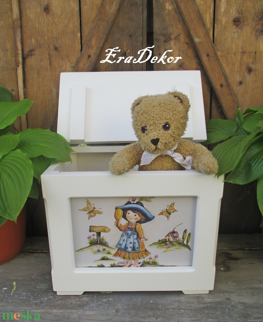 A tükrös kislány meséje, játéktároló láda - baba - mama - keresztelő kellékek - keresztelőajándékok - Meska.hu