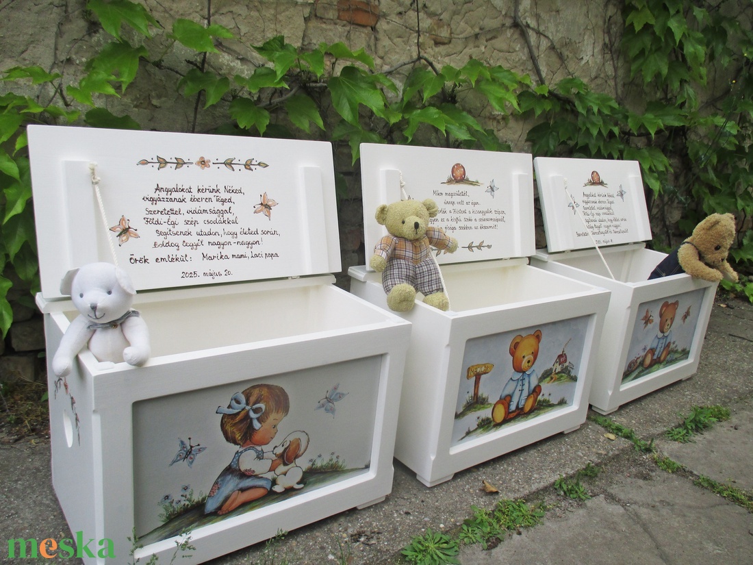 Névre szóló játéktároló láda  kislányoknak keresztelőre szülinapra - baba - mama - keresztelő kellékek - keresztelőajándékok - Meska.hu