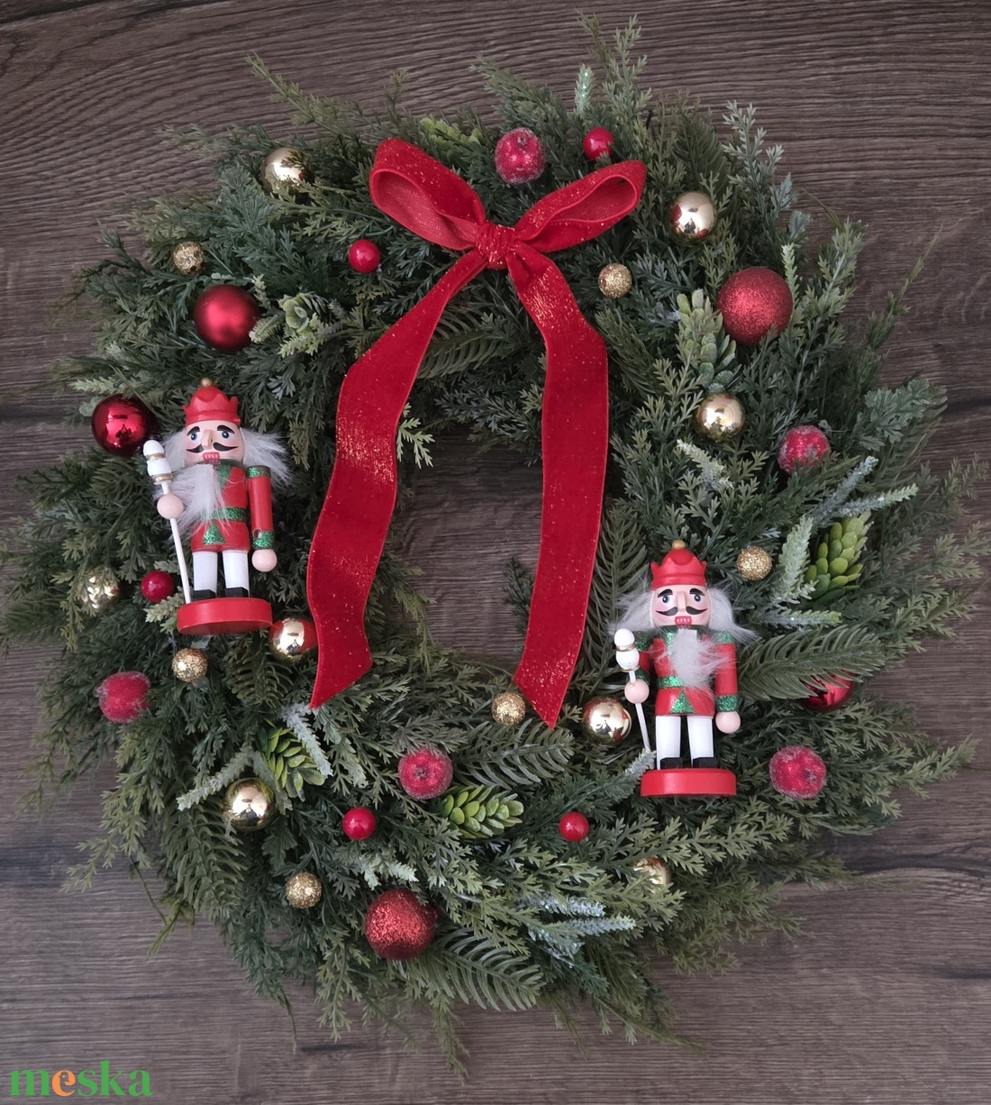 Diótörős karácsonyi ajtódísz  - karácsony - karácsonyi lakásdekoráció - karácsonyi ajtódíszek - Meska.hu