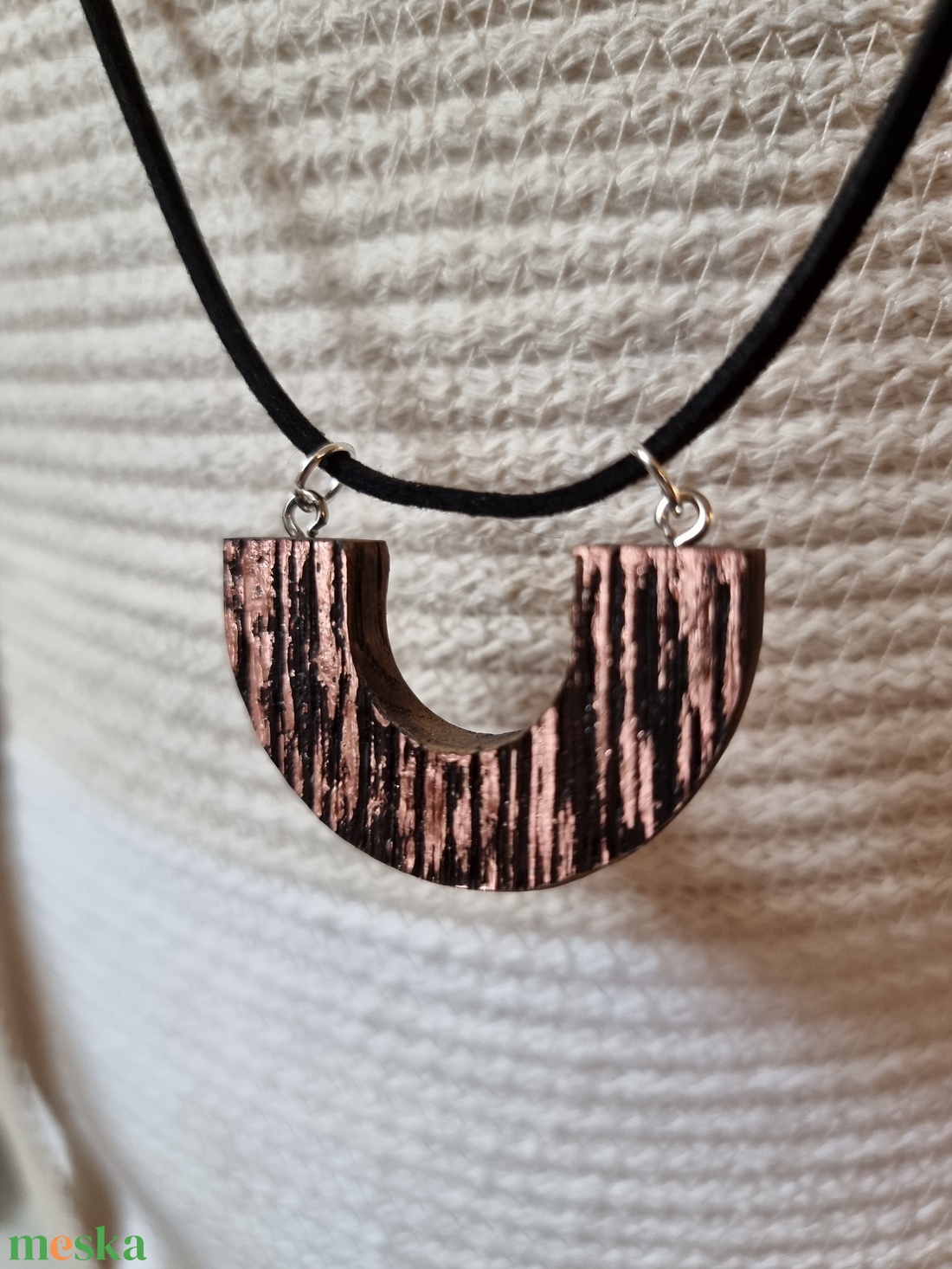 Félkör alakú fa medál rose gold színnel - ékszer - nyaklánc - medálos nyaklánc - Meska.hu