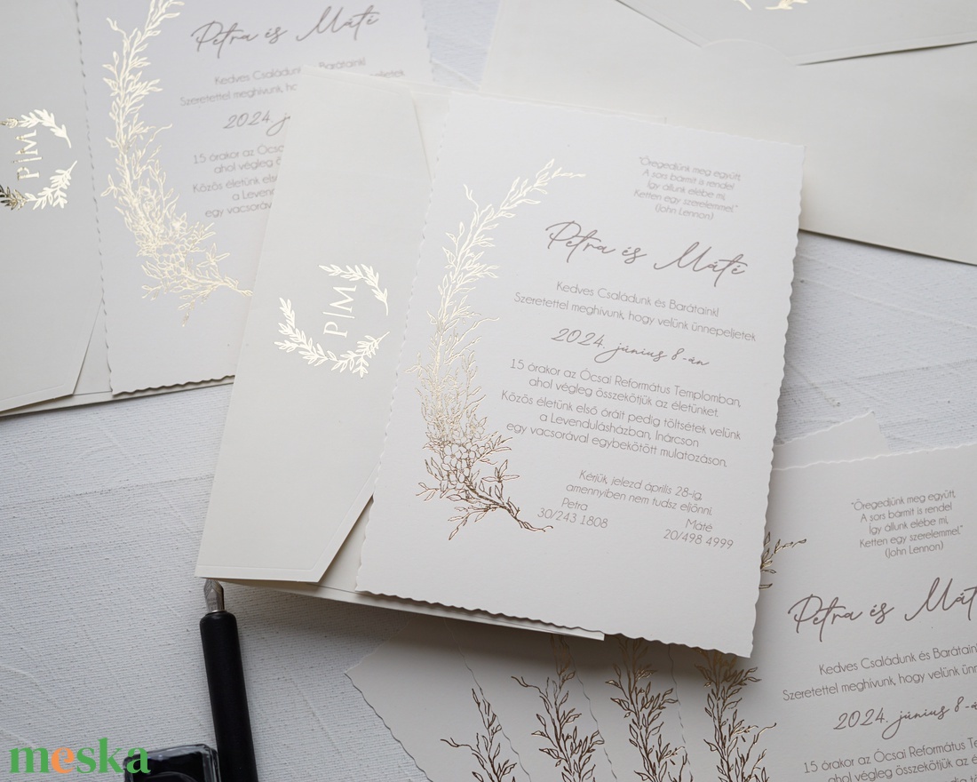 Elegáns esküvői meghívó, aranyozott mintával,  krémszínű borítékkal. - esküvő - meghívó & kártya - meghívó - Meska.hu