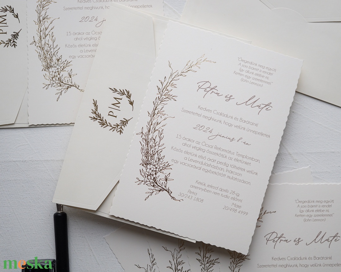 Elegáns esküvői meghívó, aranyozott mintával,  krémszínű borítékkal. - esküvő - meghívó & kártya - meghívó - Meska.hu