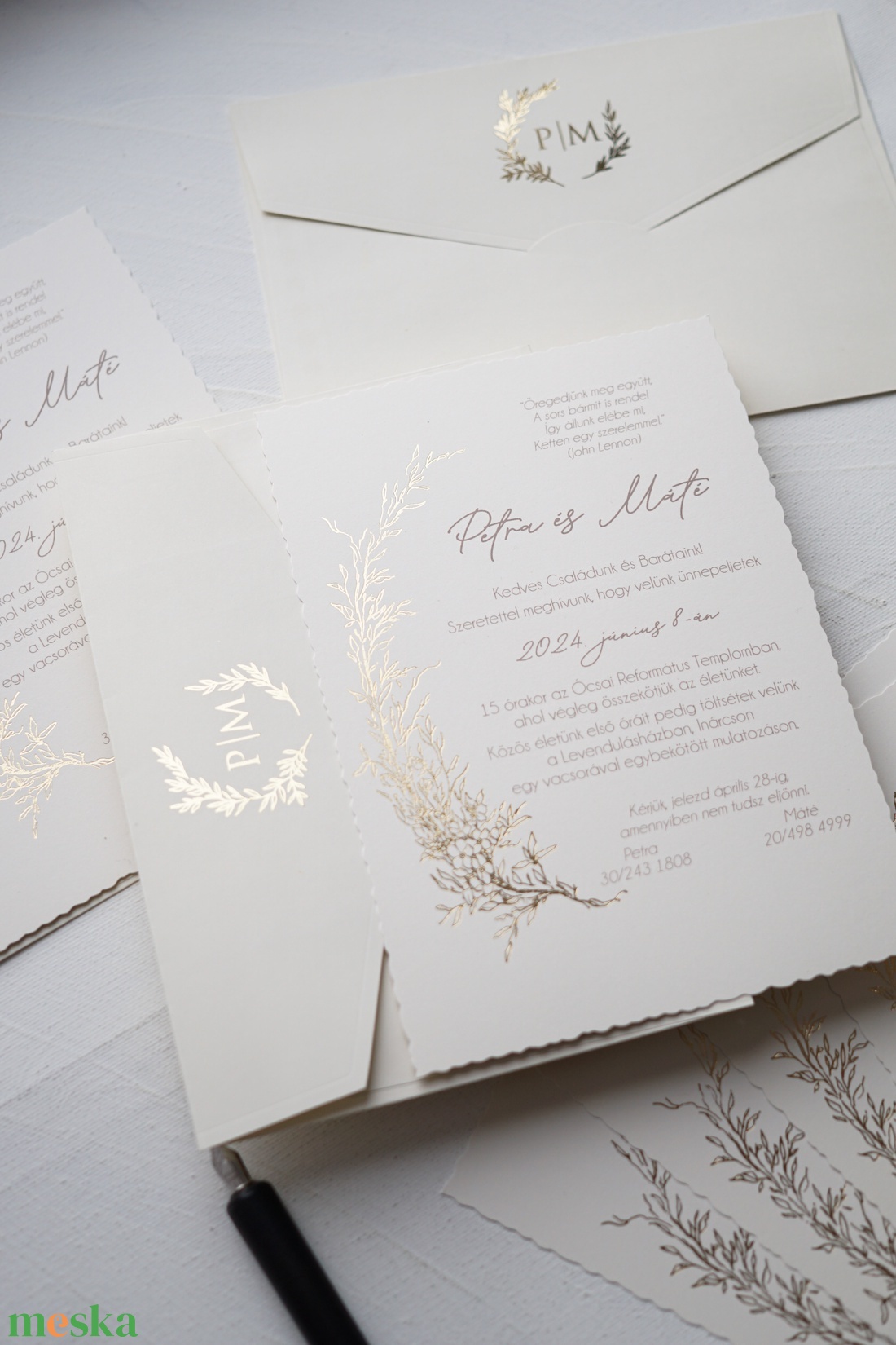 Elegáns esküvői meghívó, aranyozott mintával,  krémszínű borítékkal. - esküvő - meghívó & kártya - meghívó - Meska.hu