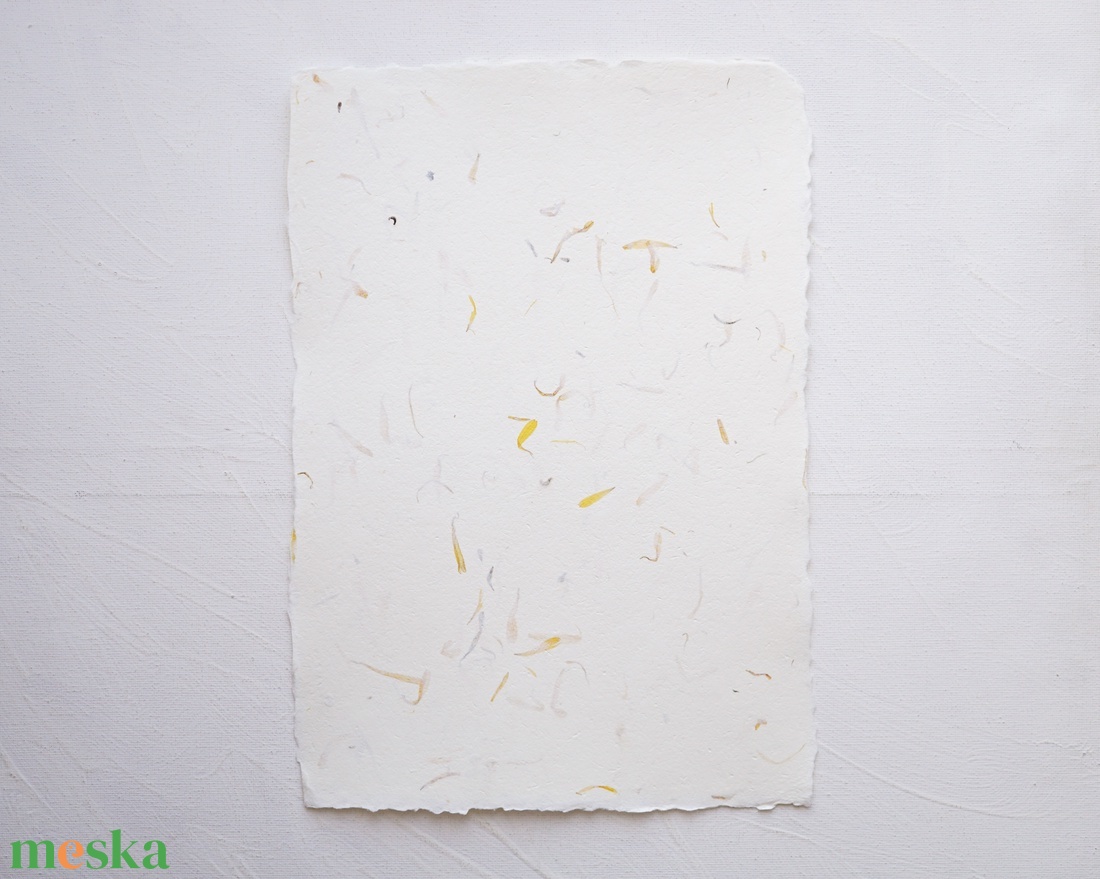 Virágszirmos merített papír, körömvirág szirmos, A4 es méret vastagabb kb 180 g/m2 - kellékek & szerszámok - papír - egyéb papír - Meska.hu Virágszirmos merített papír, körömvirág szirmos, A4 es méret vastagabb kb 180 g/m2 - kellékek & szerszámok - papír - egyéb papír - Meska.hu