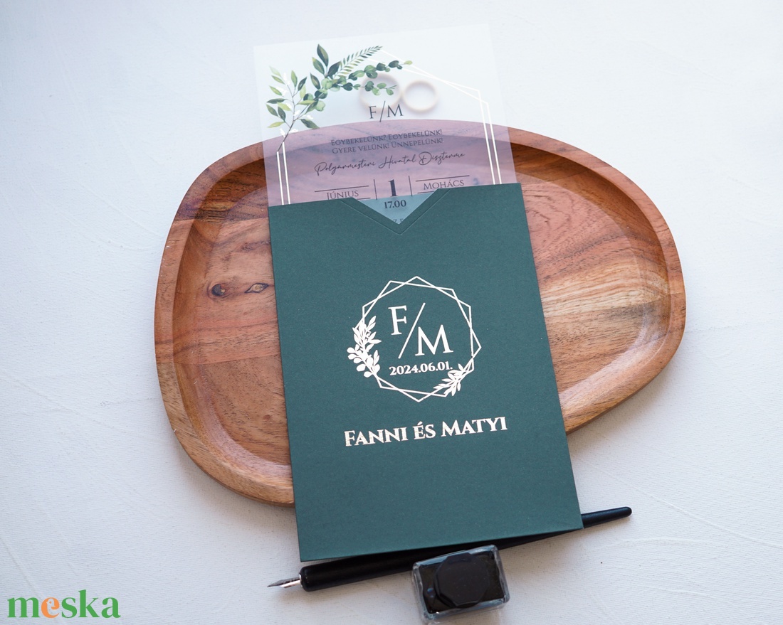 Plexi esküvői meghívó zöld levélmintával és aranyfóliázott kerettel, akril meghívó, átlátszó meghívó - esküvő - meghívó & kártya - meghívó - Meska.hu