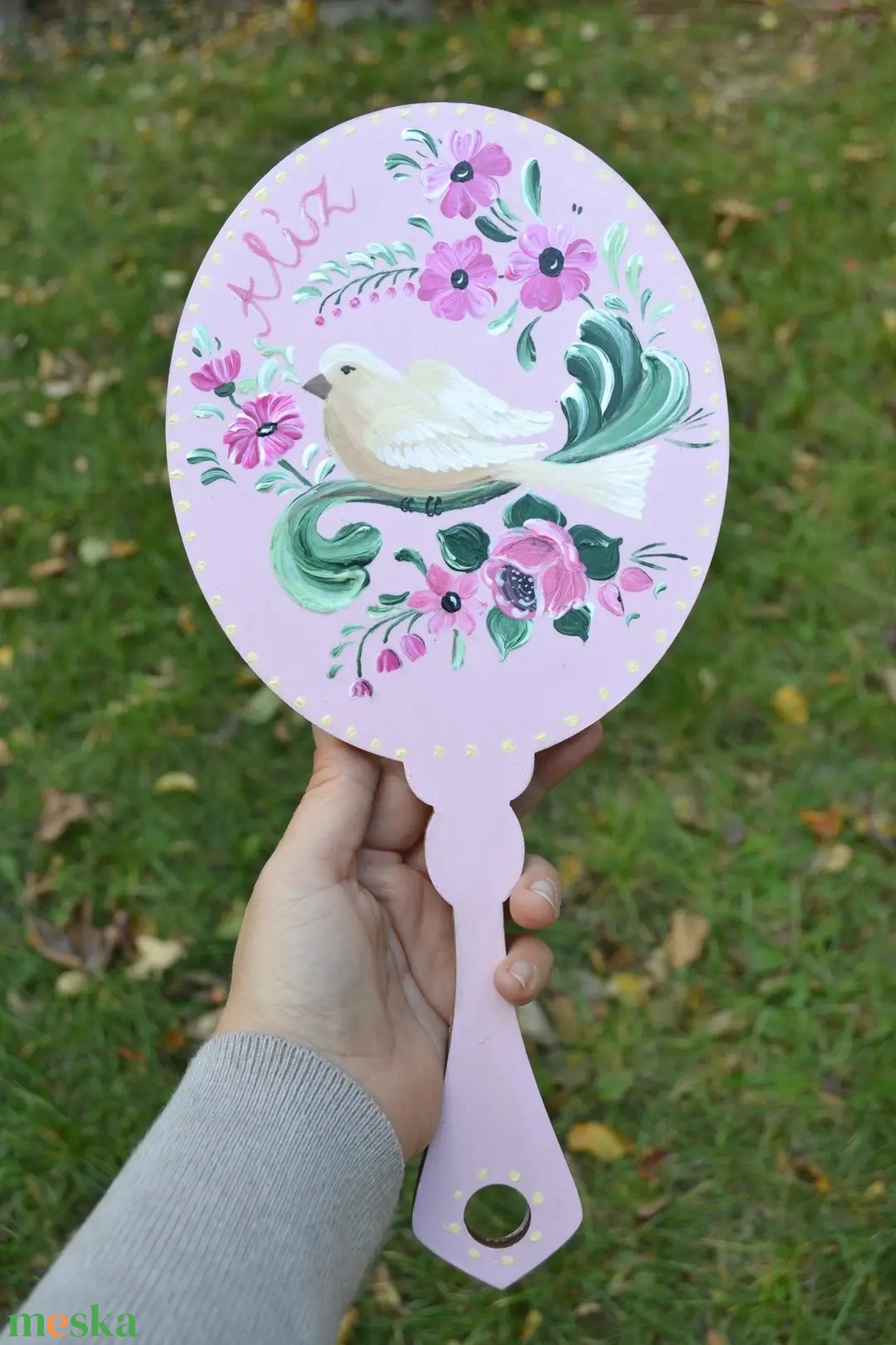 Fából készült, kézzel festett, névre szóló kézitükör, 33x15 cm - otthon & életmód - dekoráció - tükör - Meska.hu