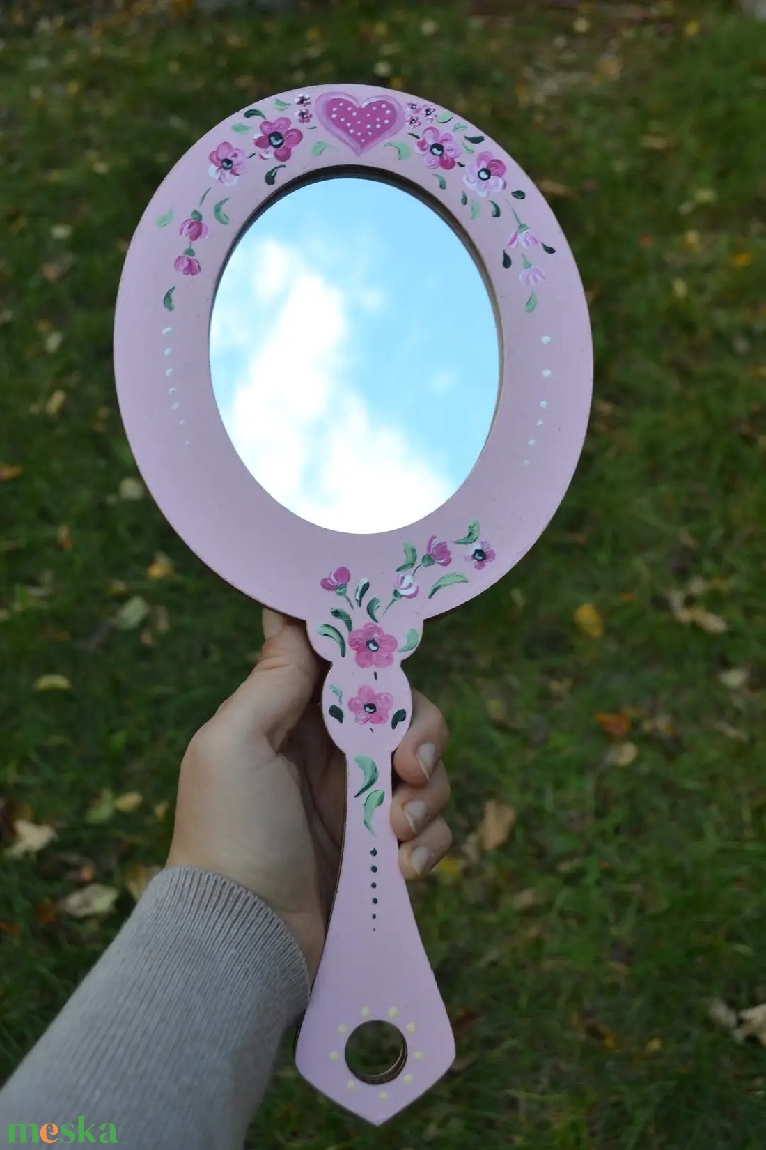 Fából készült, kézzel festett, névre szóló kézitükör, 33x15 cm - otthon & életmód - dekoráció - tükör - Meska.hu