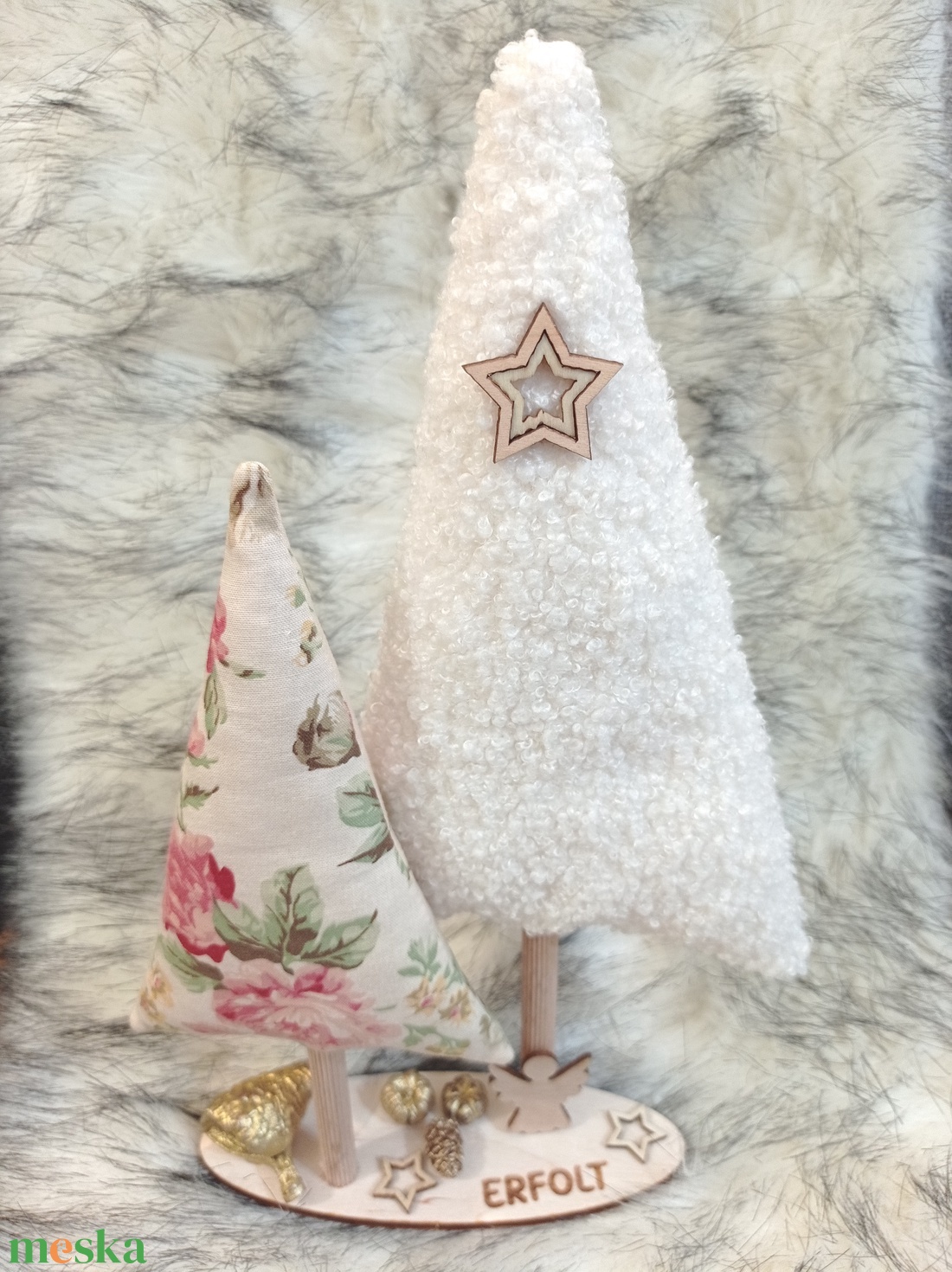 Textilből készült karácsonyi dekoráció  kézzel készített fenyőfa - 2. - karácsony - karácsonyi lakásdekoráció - karácsonyi lakásdíszek - Meska.hu