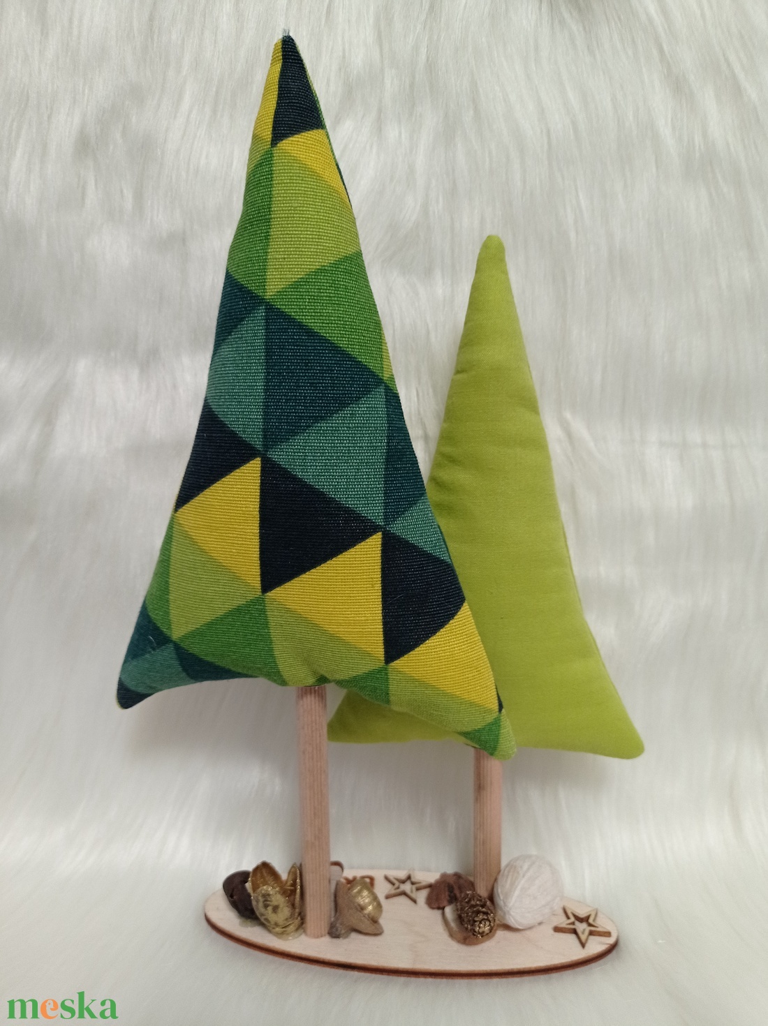 Textilből készült karácsonyi dekoráció  kézzel készített fenyőfa - 5. - karácsony - karácsonyi lakásdekoráció - karácsonyi lakásdíszek - Meska.hu