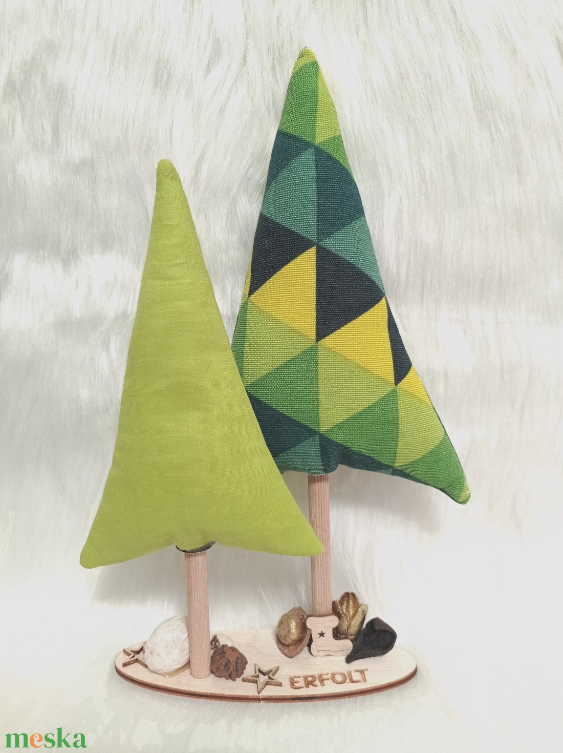 Textilből készült karácsonyi dekoráció  kézzel készített fenyőfa - 5. - karácsony - karácsonyi lakásdekoráció - karácsonyi lakásdíszek - Meska.hu