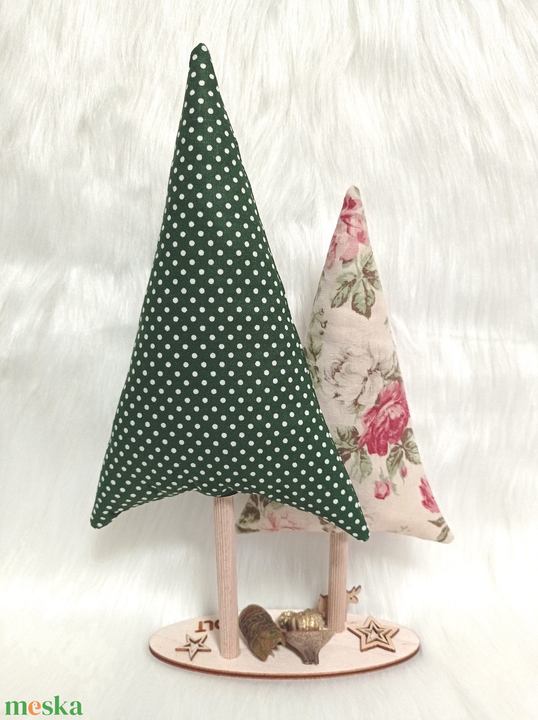 Textilből készült karácsonyi dekoráció  kézzel készített fenyőfa - 6. - karácsony - karácsonyi lakásdekoráció - karácsonyi lakásdíszek - Meska.hu