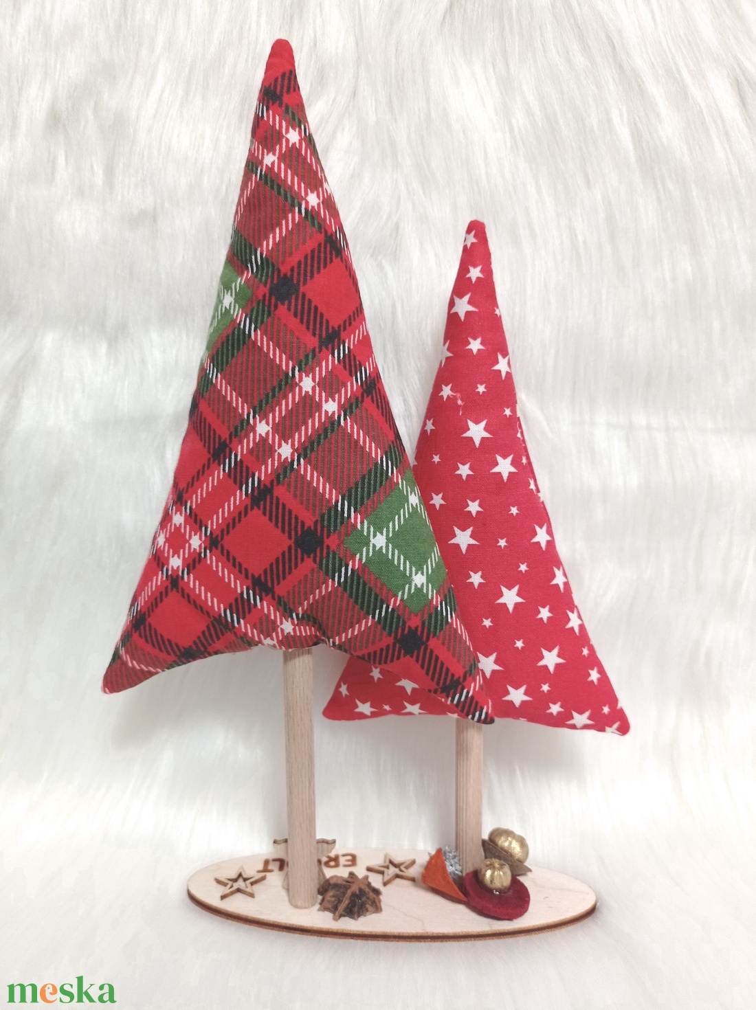 Textilből készült karácsonyi dekoráció  kézzel készített fenyőfa - 7. - karácsony - karácsonyi lakásdekoráció - karácsonyi lakásdíszek - Meska.hu