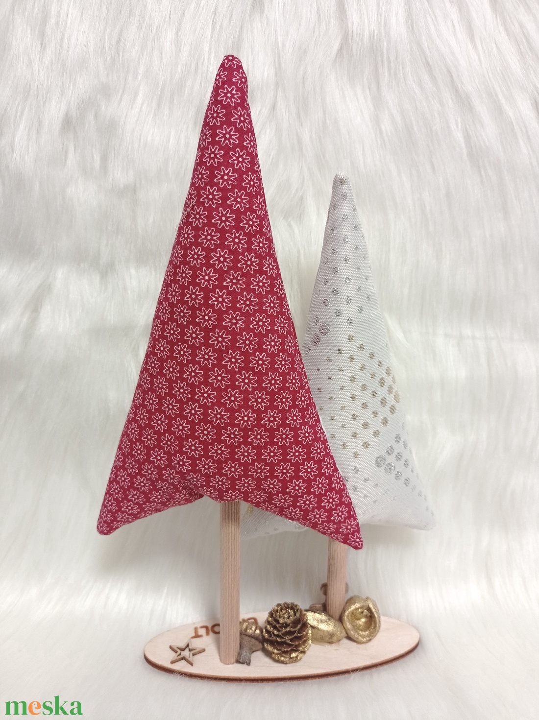 Textilből készült karácsonyi dekoráció  kézzel készített fenyőfa - 8. - karácsony - karácsonyi lakásdekoráció - karácsonyi lakásdíszek - Meska.hu