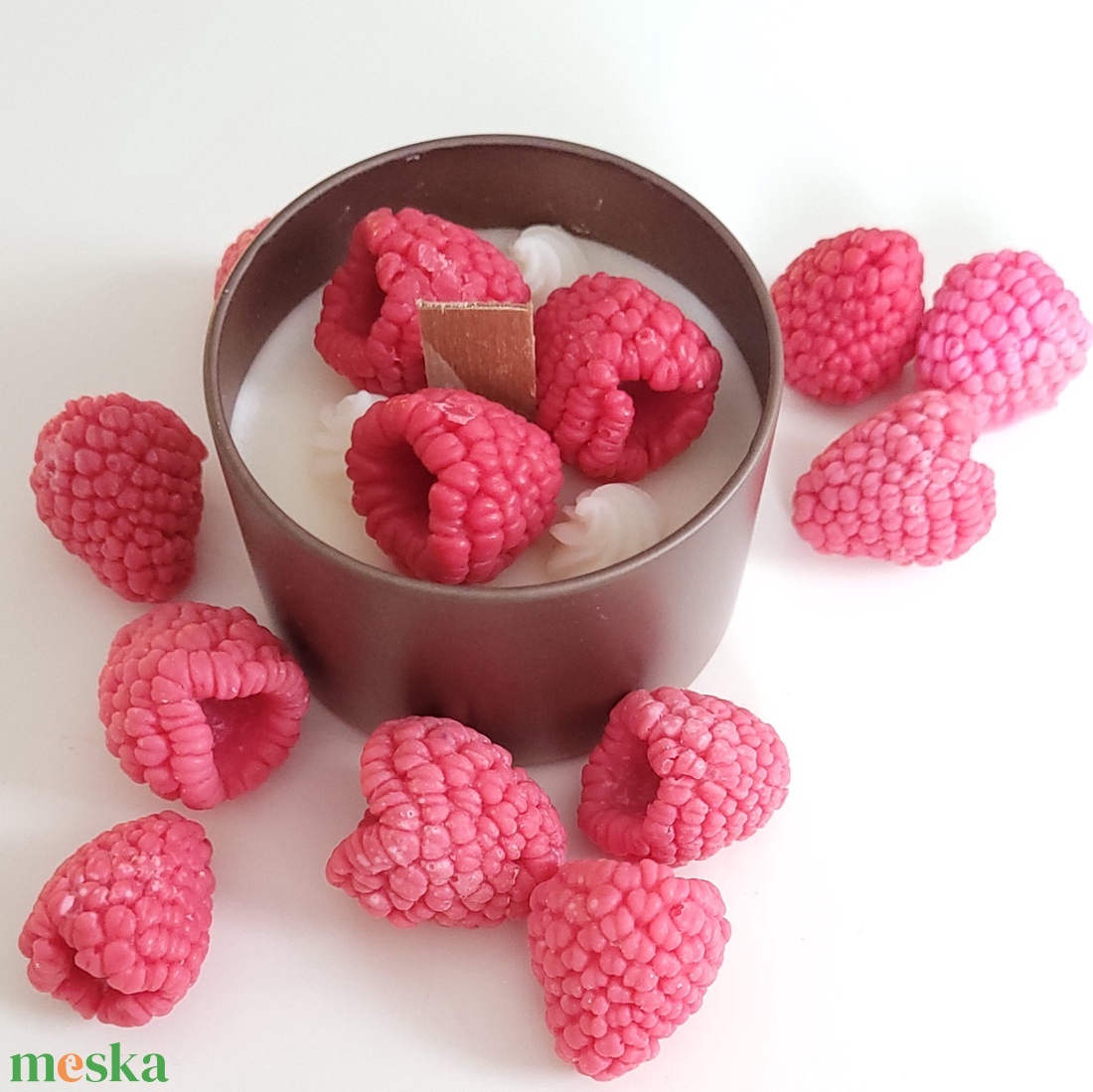 Ropogó fakanócos illatgyertya málna panna cotta illattal - otthon & életmód - gyertya, illat, aroma - gyertya - Meska.hu
