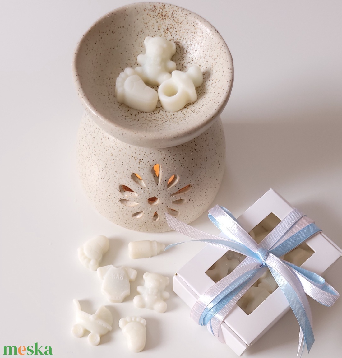 Babaváró bababejelentő meglepetés illatviasz dobozka / babaköszöntő / babalátogató / gender reveal - baba - mama - babaemlékek - bababejelentők - Meska.hu