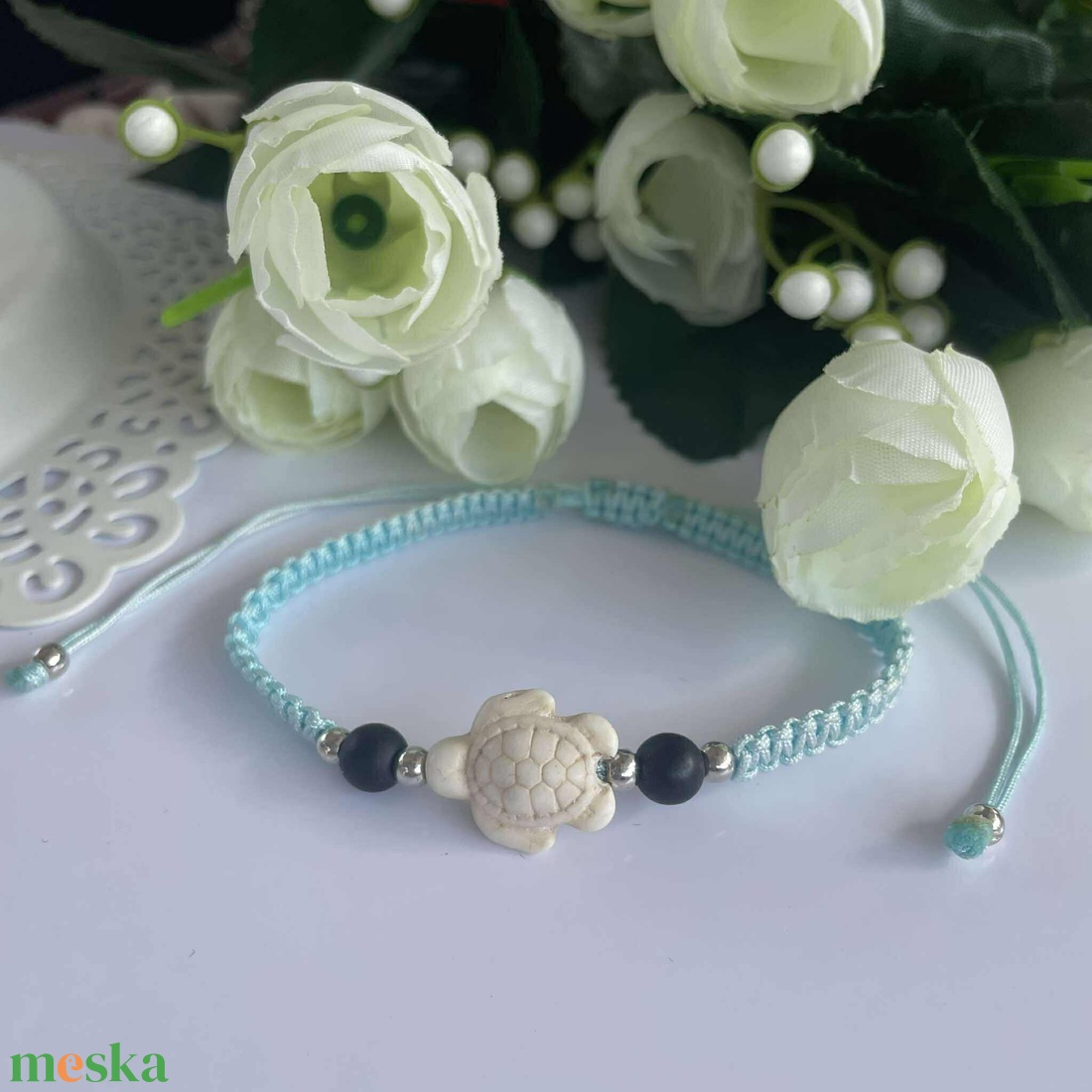 Teknős karkötő világoskék fonott, állítható méret - ékszer - karkötő - fonott karkötő - Meska.hu Teknős karkötő világoskék fonott, állítható méret - ékszer - karkötő - fonott karkötő - Meska.hu