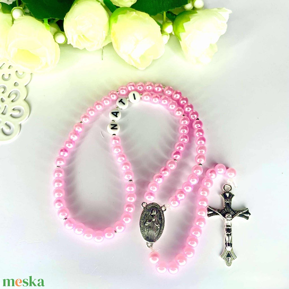 Egyedi gyöngyös rózsafüzér rózsaszín személyre szabható névvel - ékszer - nyaklánc - monogram & névnyaklánc - Meska.hu Egyedi gyöngyös rózsafüzér rózsaszín személyre szabható névvel - ékszer - nyaklánc - monogram & névnyaklánc - Meska.hu