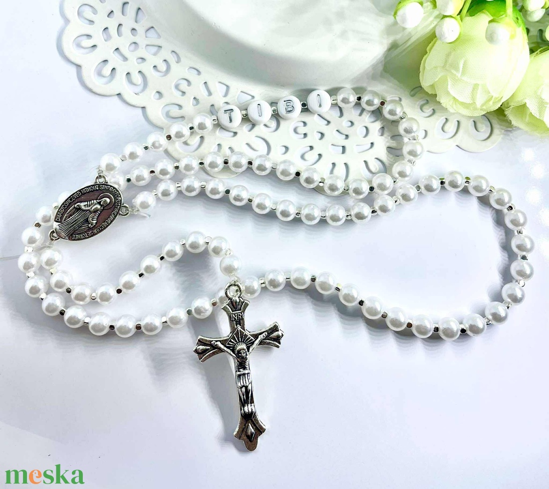 Eszüst színű gyöngyös  rózsafüzér névvel- kézmüves, személyre szabható ajándék keresztelőre vagy bérmálásra - otthon & életmód - vallás - lánc & füzér - Meska.hu