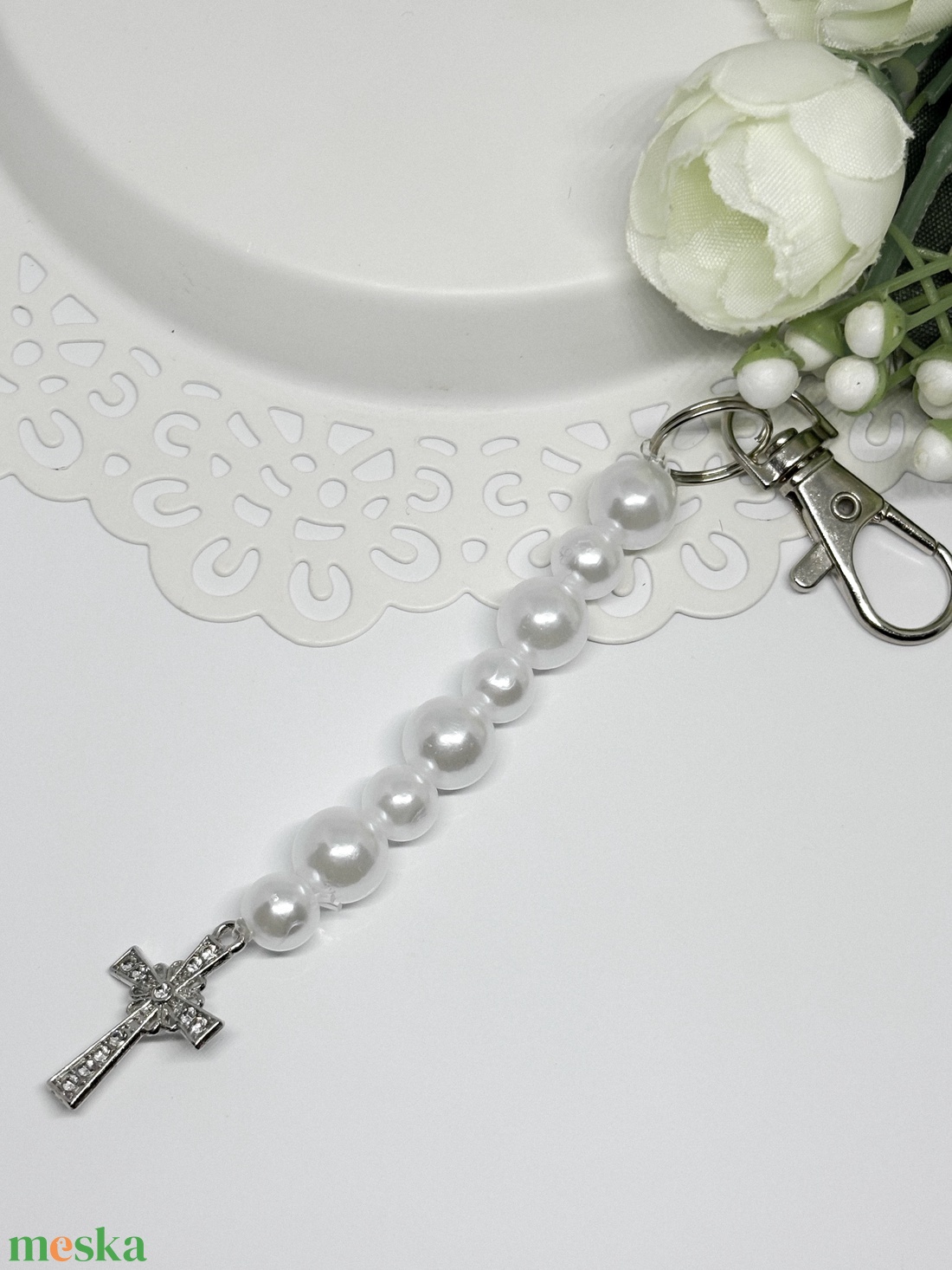 Gyöngyös Elegancia: Fényes Kereszt Kulcstartó Exkluzív Díszdobozban - ékszer - nyaklánc - monogram & névnyaklánc - Meska.hu