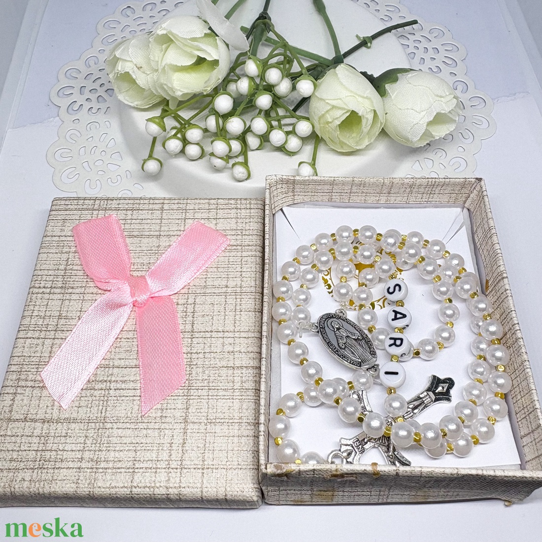    Fehér rózsafüzér díszdobozban keresztelő ajándék - otthon & életmód - vallás - lánc & füzér - Meska.hu