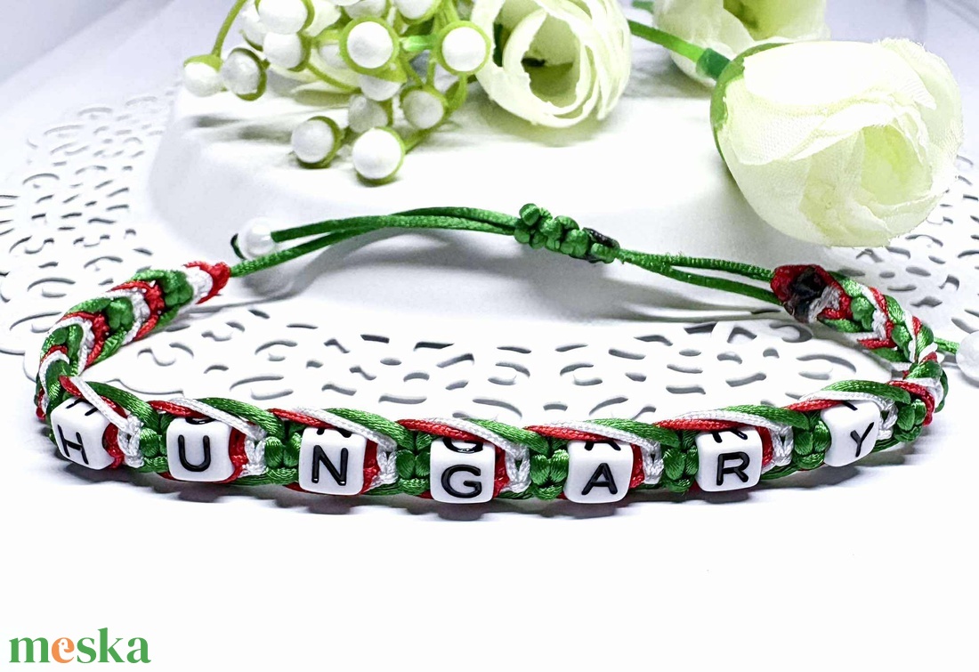 HUNGARY � Kézzel csomózott nemzeti színű karkötő - ékszer - karkötő - fonott karkötő - Meska.hu